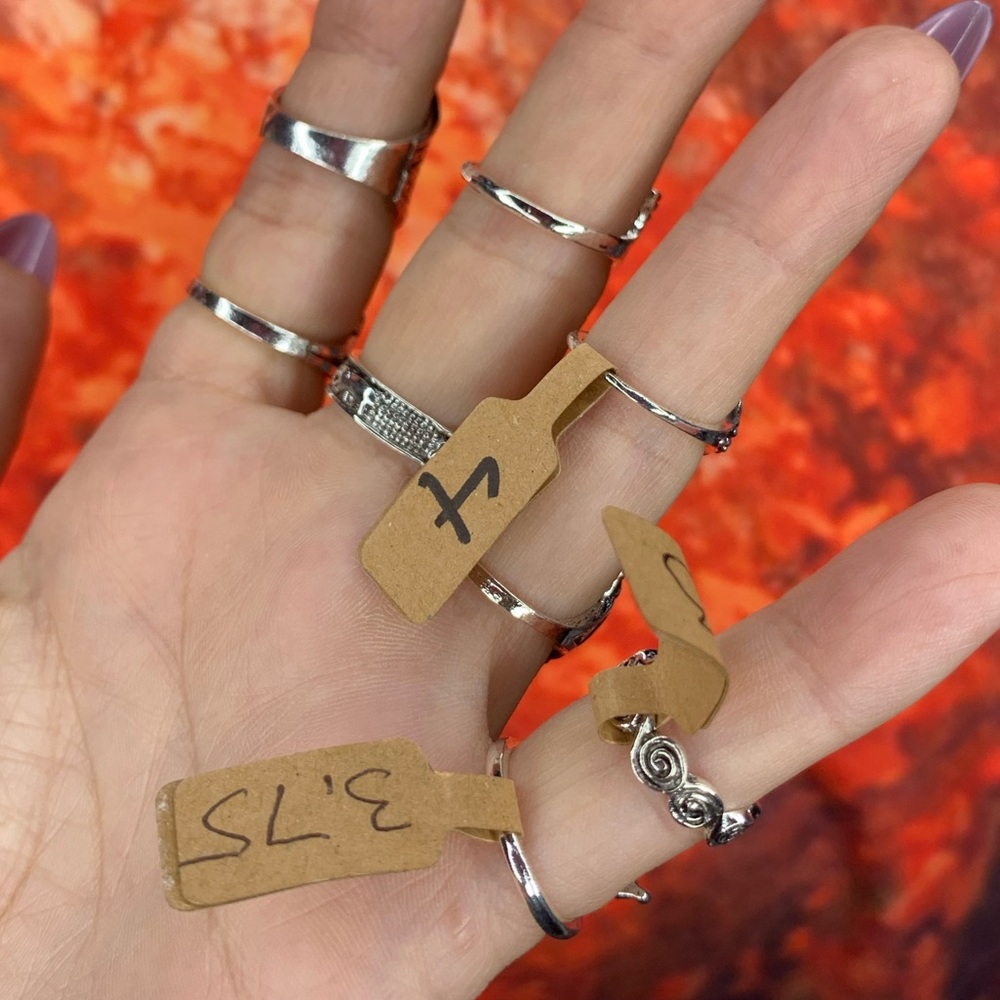 3/$10 NEW Boho Style Rings & MIDI Rings Design Mix / silver tone Bundle NWOT - Picture 4 of 7